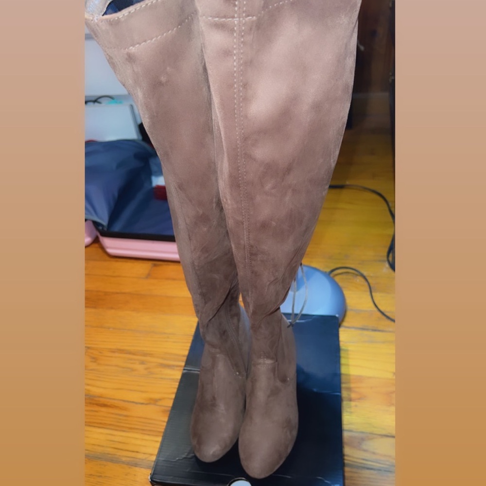 Heeled boots